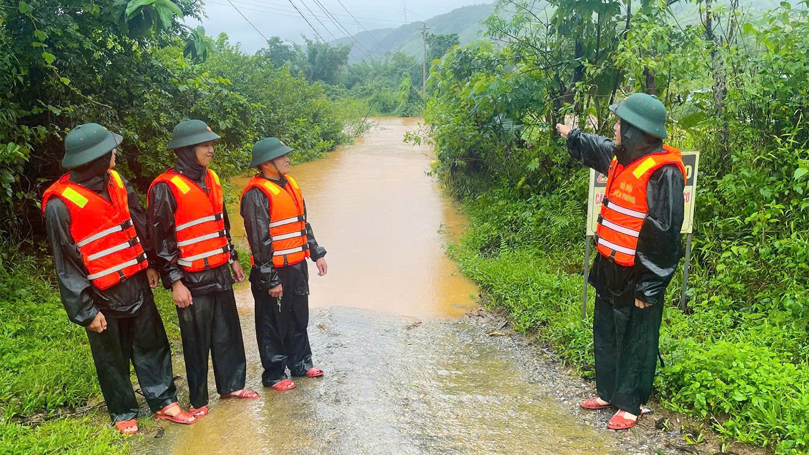 Mưa lớn cục bộ trên tuyến biên giới, các đồn Biên phòng triển khai công tác ứng phó